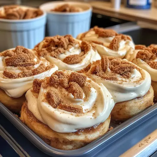 Zimtschnecken mit Keksbuttercreme